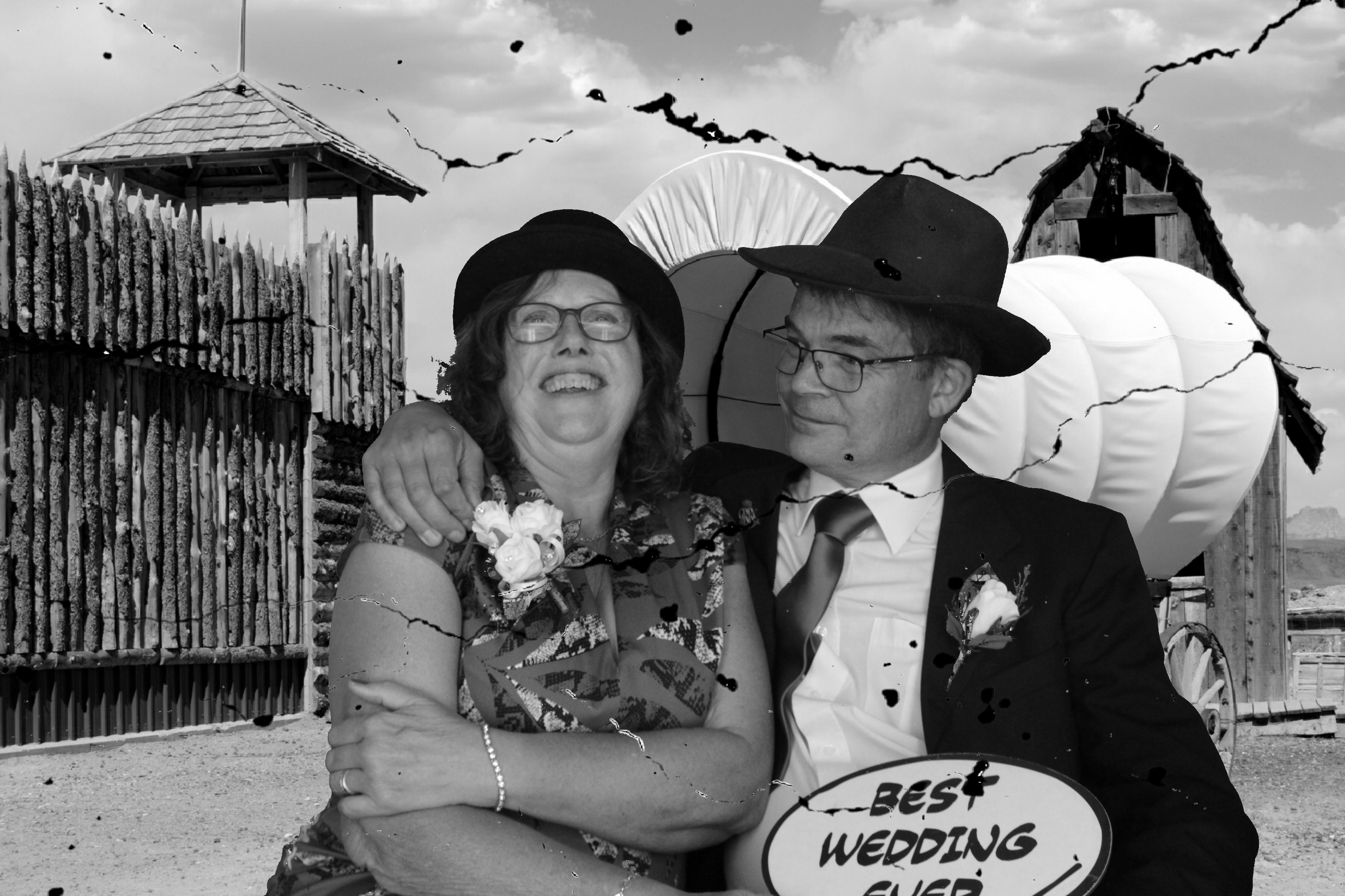 Mr & Mrs Austine | View more photos from the event at gallery.myphotoboothexperience.co.uk/u/MyPhotoBoothExperienceLtd/Mr-Mrs-Austine